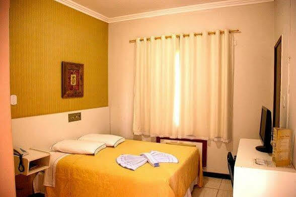 Santa Monica Palace Hotel Corumbá Dış mekan fotoğraf